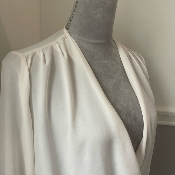 Trouvé White Deep V Blouse - Picture 2 of 8